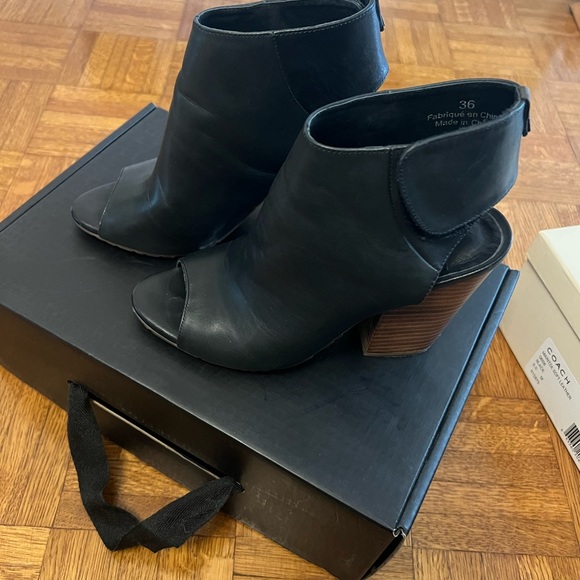 Sandals - Picture 2 of 6